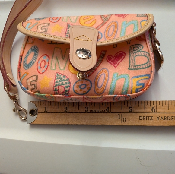 Dooney & Bourke "Doodle" Or "Crayon Graffiti" Wristlet - Picture 6 of 7